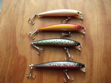 4 stuks kunstaas plugjes / roofvis plugjes / baars plugjes  beschikbaar voor biedingen