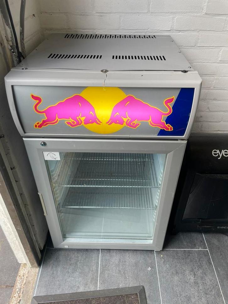 Red bull koelkast, Witgoed en Apparatuur, Koelkasten en IJskasten, Zo goed als nieuw, Zonder vriesvak, Minder dan 75 liter, 85 tot 120 cm