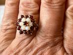 Gouden ring Granaat en Opaal, Sieraden, Tassen en Uiterlijk, Ringen, Verzenden, Zo goed als nieuw, 17 tot 18, Met edelsteen