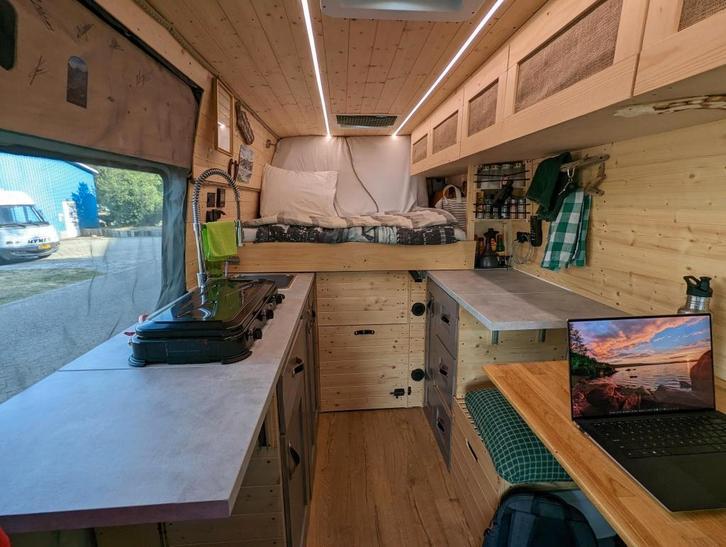 Zelfbouw camper, Ruime keuken,Garage, Grote zithoek,Vast bed, Auto's, Mercedes-Benz, Particulier, Sprinter Combi, Achteruitrijcamera