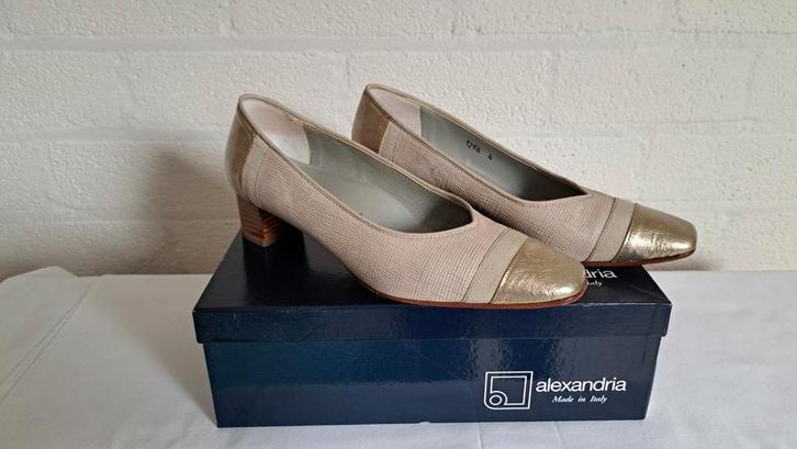 Alexandria schoenen maat 37., Kleding | Dames, Schoenen, Zo goed als nieuw, Sneakers of Gympen, Ophalen of Verzenden