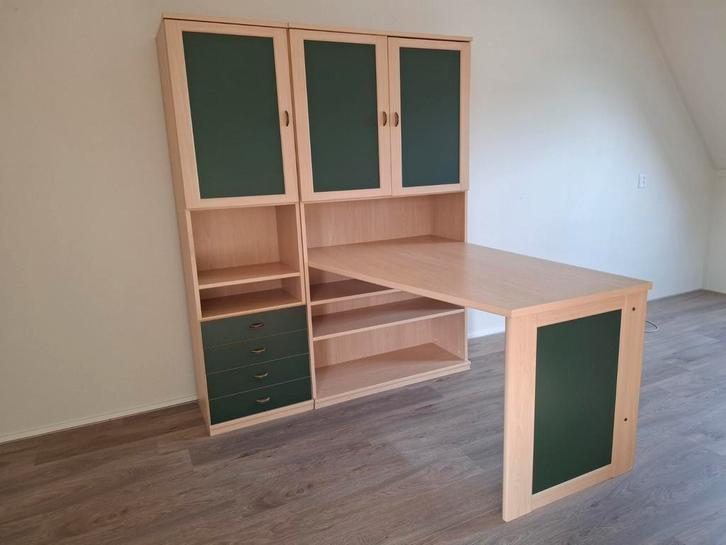 Houten Kast met Bureau - Netjes!, Huis en Inrichting, Kasten | Overige, Zo goed als nieuw, Ophalen of Verzenden