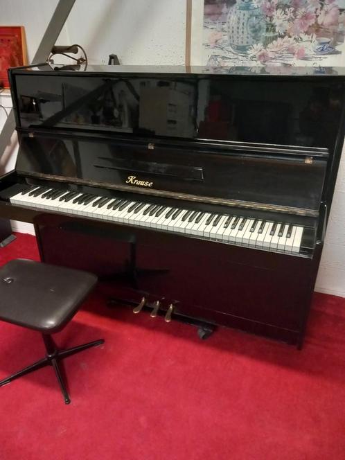 Hoogglans zwarte piano,  gestemd, Muziek en Instrumenten, Piano's, Zo goed als nieuw, Zwart, Hoogglans, Ophalen of Verzenden