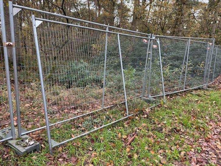 39 Stevige bouwhekken met hoeken en zware voeten, Zakelijke goederen, Machines en Bouw | Liften, Steigers en Ladders, Ophalen