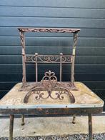 laarzenrek gietijzer met tuinslanghouder, Ophalen, Zo goed als nieuw