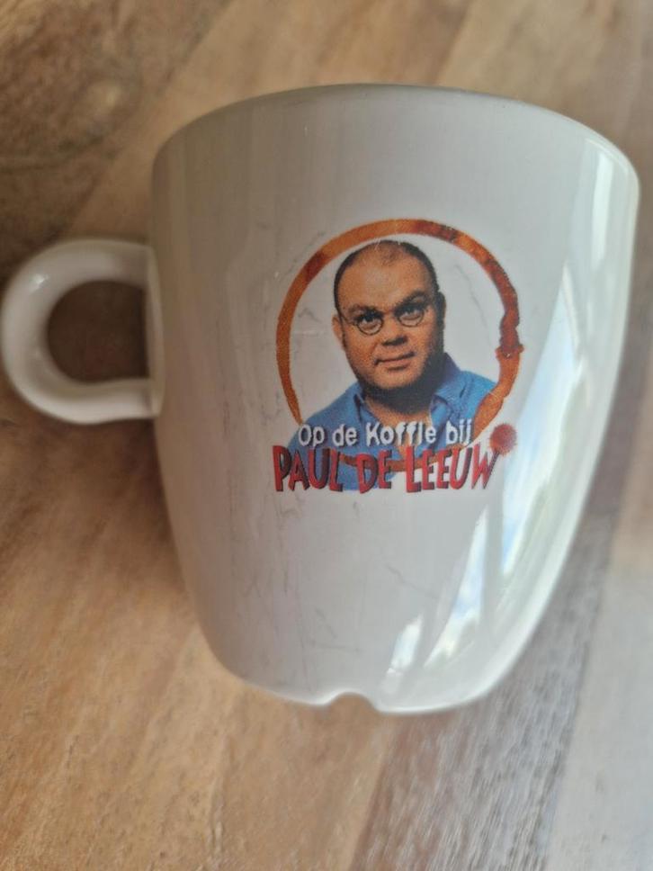 Grote beker kop mok D.E. 'op de koffie bij Paul de Leeuw', Huis en Inrichting, Keuken | Servies, Gebruikt, Kop(pen) en/of Schotel(s)