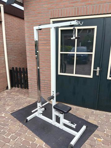Lat Pulley Station van Gorilla Sports beschikbaar voor biedingen