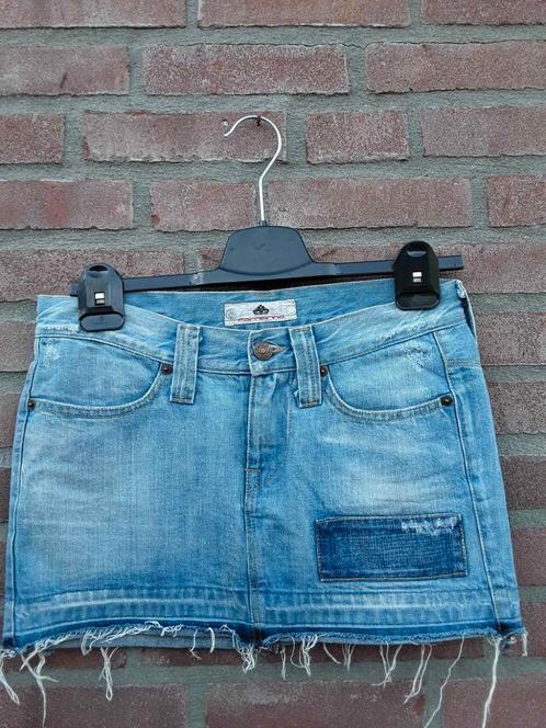 Stoere spijkerrok van Farnarina, M mooi bewerkt, Kleding | Dames, Rokken, Zo goed als nieuw, Maat 38/40 (M), Blauw, Boven de knie
