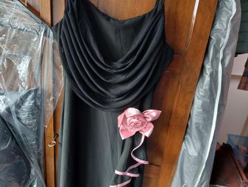 Zwarte feestjapon met accent roze maat L M beschikbaar voor biedingen