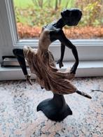 beeldje van een danseres, Antiek en Kunst, Ophalen of Verzenden