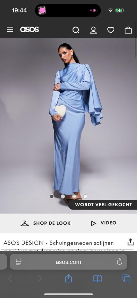 ASOS Babyblauwe satijnen maxi jurk maat 36 en 38 beschikbaar, Kleding | Dames, Jurken, Nieuw, Blauw, Onder de knie, Ophalen of Verzenden