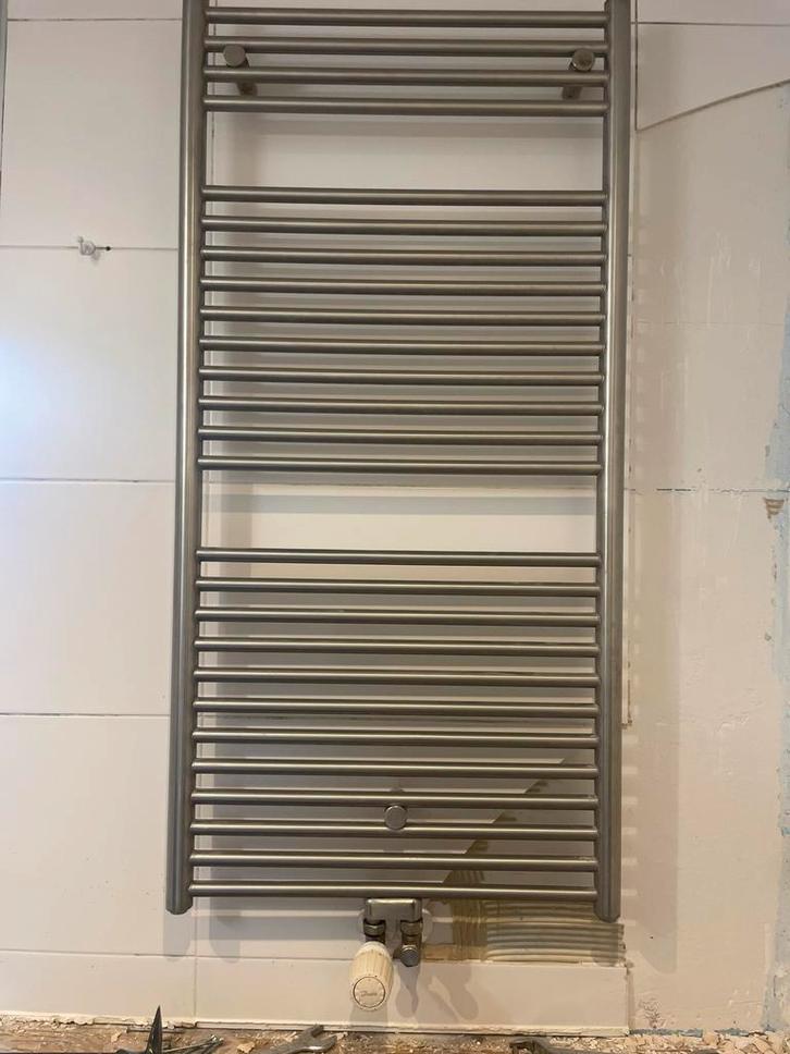 Design Radiator RVS - Stijlvol en Functioneel, Huis en Inrichting, Badkamer | Badkamermeubels, Gebruikt, Overige typen, 100 tot 150 cm
