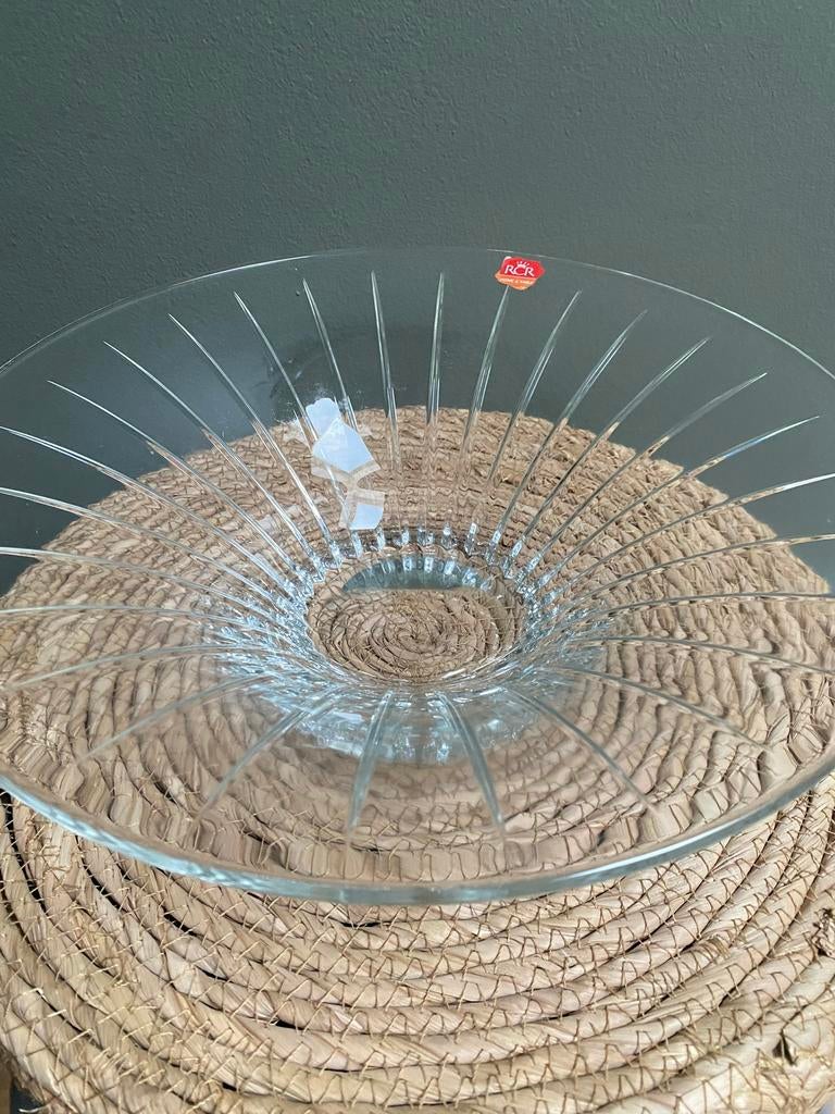 ZGAN grote kristallen schaal van RCR kristal, Ophalen of Verzenden, Zo goed als nieuw, Rond, Glas