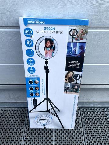 Grundig Selfie Ring Light 20 cm – met statief beschikbaar voor biedingen