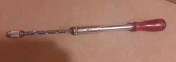 Vintage pompschroevendraaier  met Rode Handgreep beschikbaar voor biedingen