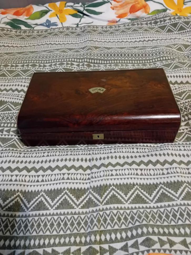 Mahoniehouten  Doos met vakjes voor speelkaarten, Antiek en Kunst, Antiek | Kantoor en Zakelijk, Ophalen of Verzenden