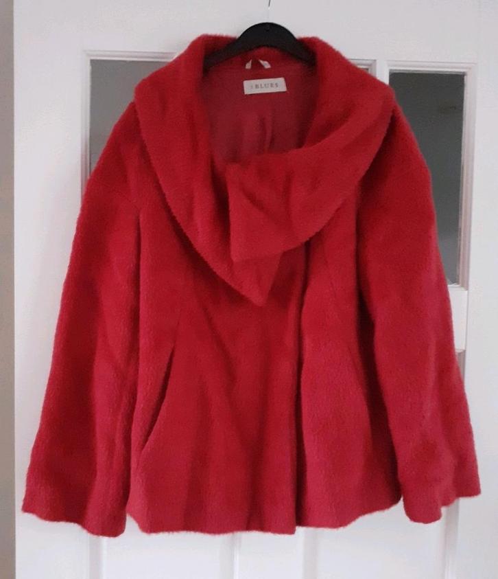 I Blues rode jas van lama bont maat 40, Kleding | Dames, Jasjes, Kostuums en Pakken, Zo goed als nieuw, Jasje, Maat 38/40 (M)