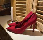 Prachtige rode pumps (mt 40), Pumps, Ophalen of Verzenden, Zo goed als nieuw, Rood