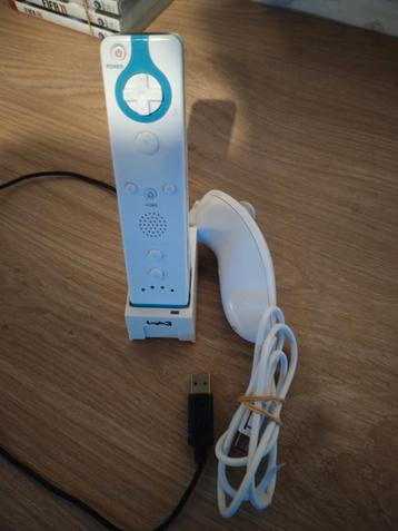 Nintendo Wii Remote + Nunchuck + Oplader beschikbaar voor biedingen