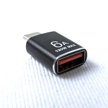Metalen USB-C naar USB-A adapter / converter beschikbaar voor biedingen