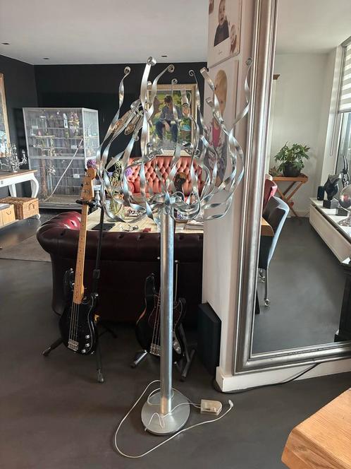 Design Vloerlamp - Aluminium Sculptuur, Huis en Inrichting, Lampen | Vloerlampen, Zo goed als nieuw, 150 tot 200 cm, Metaal, Ophalen