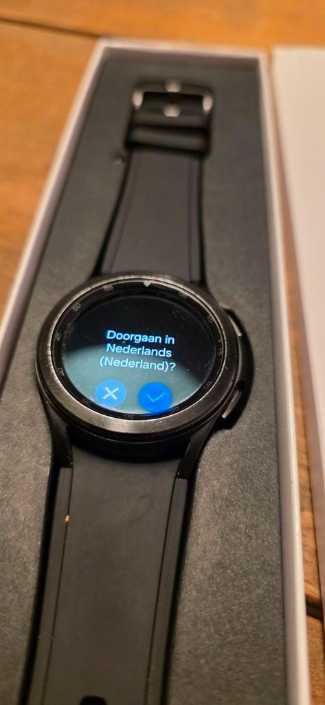 Samsung galaxy watch 4 classic 42 mm, Sieraden, Tassen en Uiterlijk, Smartwatches, Gebruikt, Android, Zwart, Ophalen