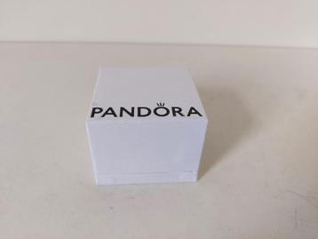 Aangeboden een origineel Pandora sieraden doosje (4) beschikbaar voor biedingen