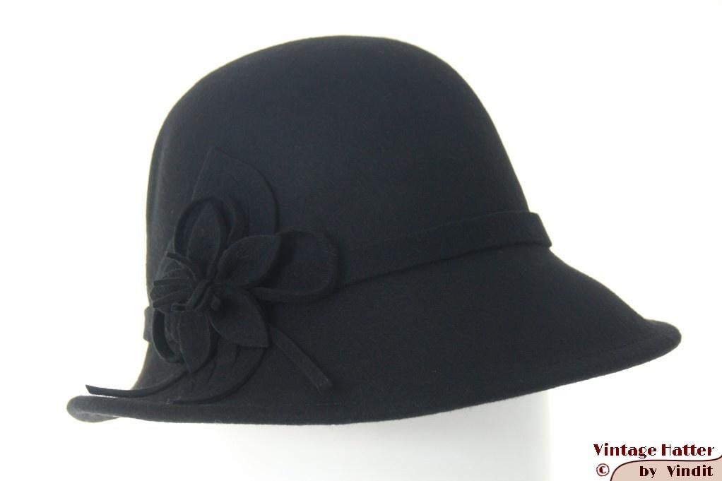Dames dophoed Hawkins zwart vilt met vilten bloem 55-57 new, Kleding | Dames, Hoeden en Petten, Hoed, Hawkins, Nieuw, One size fits all