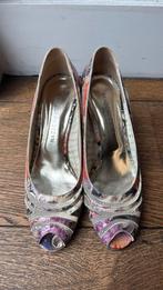 Mooie pump met sleehak, Kleding | Dames, Pumps, Overige kleuren, Brunella, Ophalen of Verzenden