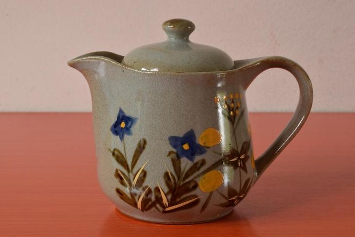Retro vintage aardewerk jaren 70 koffiepotje / theepotje, Huis en Inrichting, Keuken | Servies, Zo goed als nieuw, Overige typen