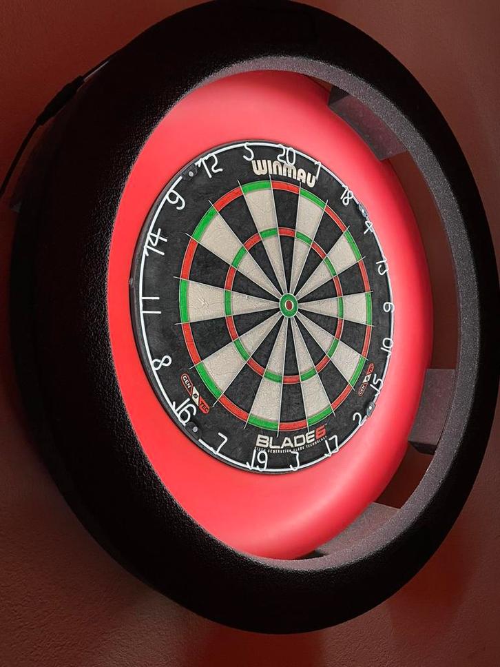 Complete Darts set lees omschrijving, Sport en Fitness, Darts, Zo goed als nieuw, Pijlen, Ophalen