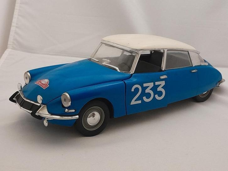 Citroën DS rallye 1:18 van Solido, Hobby en Vrije tijd, Modelauto's | 1:18, Zo goed als nieuw, Auto, Solido, Ophalen of Verzenden