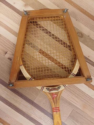 Vintage Dunlop Maxply tennisracket & spanraam beschikbaar voor biedingen