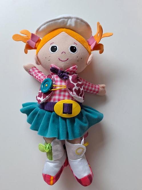 LAMAZE CARLY HET COWBOY MEISJE - zachte activity pop, Kinderen en Baby's, Speelgoed | Knuffels en Pluche, Zo goed als nieuw, Ophalen