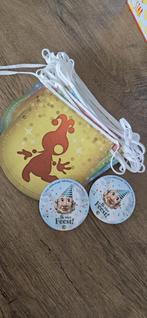 Efteling vlaggenlijn en 2 buttons collector item!, Verzamelen, Ophalen of Verzenden, Nieuw, Button of Speldje