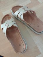 mooie goudkleurig sandaaltjes maat 37, Slippers, Beige, Nieuw, Ophalen of Verzenden
