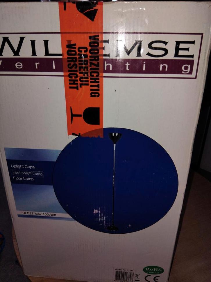 Willemse Uplight Copa Wit Vloerlamp Nieuw in Verpakking, Huis en Inrichting, Lampen | Vloerlampen, Nieuw, 150 tot 200 cm, Kunststof