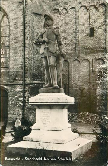 (387-193-009) Barneveld Standbeeld Jan v Schaffelaar beschikbaar voor biedingen