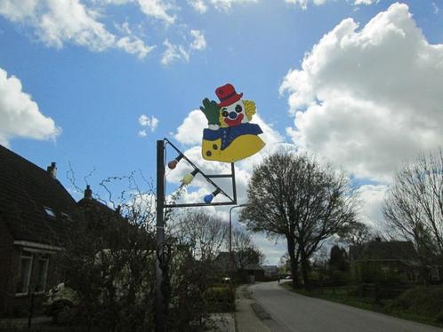 40 x feestpalen / straatversiering clowns te huur, Hobby en Vrije tijd, Feestartikelen | Verhuur, Gebruikt, Overige, Ophalen