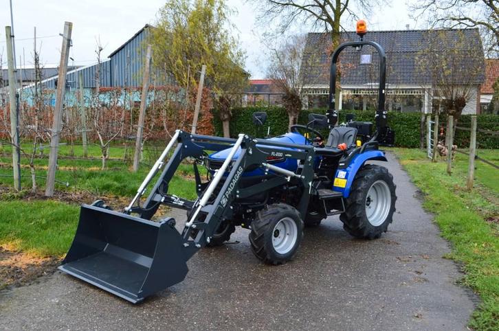 Farmtrac FT26 HST + voorlader compacttractor (bj 2025), Zakelijke goederen, Machines en Bouw | Tuin, Park en Bosbouw, Overige typen