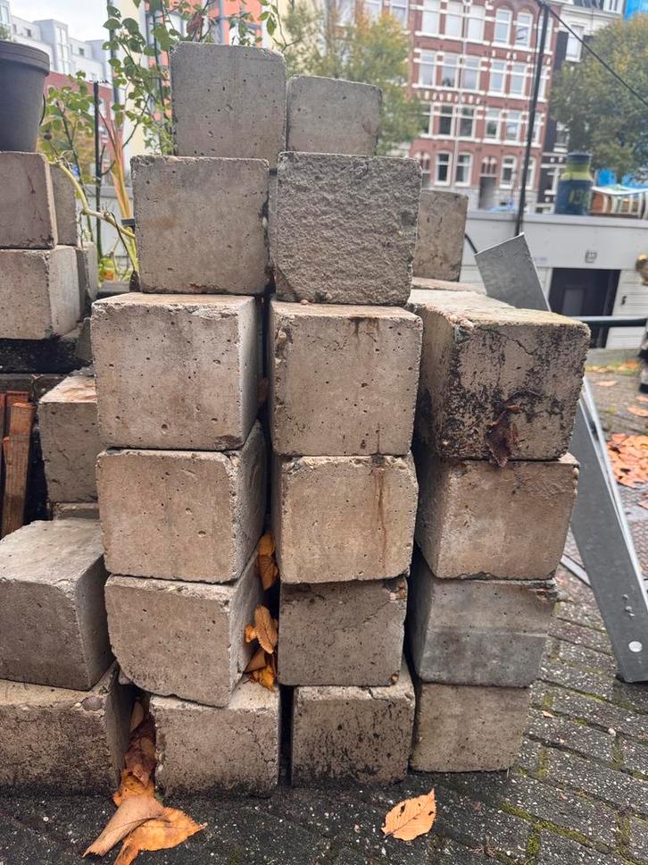 100 betonnen blokjes 16d16x16, Tuin en Terras, Tegels en Klinkers, Overige typen, Beton, Ophalen
