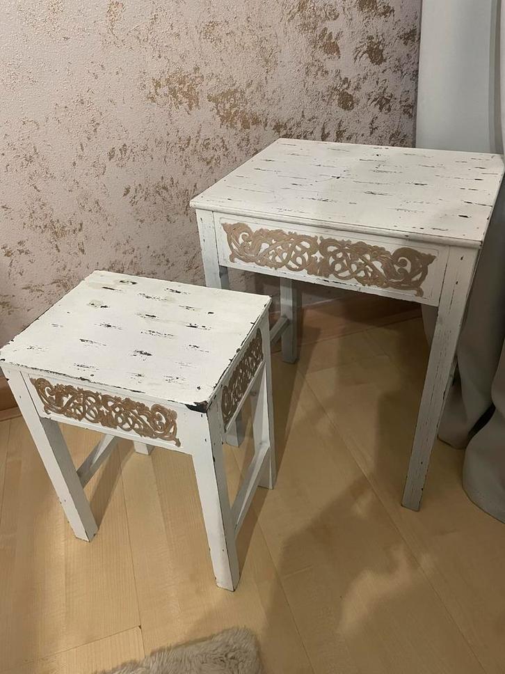 Gratis set van bijzettafels, poef, Kandelaars en Sierladder, Huis en Inrichting, Tafels | Bijzettafels, Gebruikt, Rond, 45 tot 60 cm