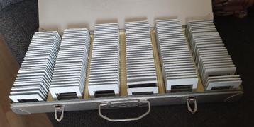 Lege Dia frames met metalen opbergdoos   beschikbaar voor biedingen