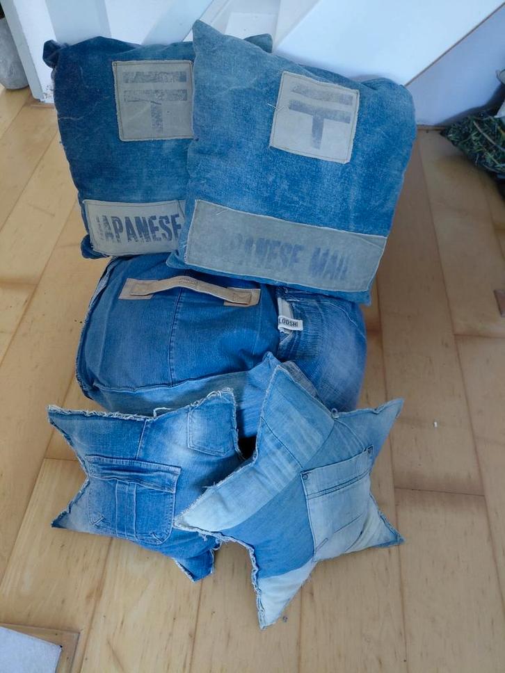LODSH denim poef en denim kussens, Huis en Inrichting, Overige Huis en Inrichting, Zo goed als nieuw, Ophalen