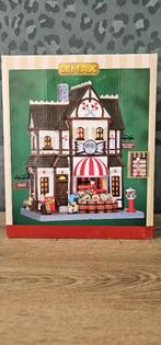 Zeldzaam Lemax Huisje - Sophie’s Sweet Shop, Diversen, Kerst, Verzenden, Zo goed als nieuw