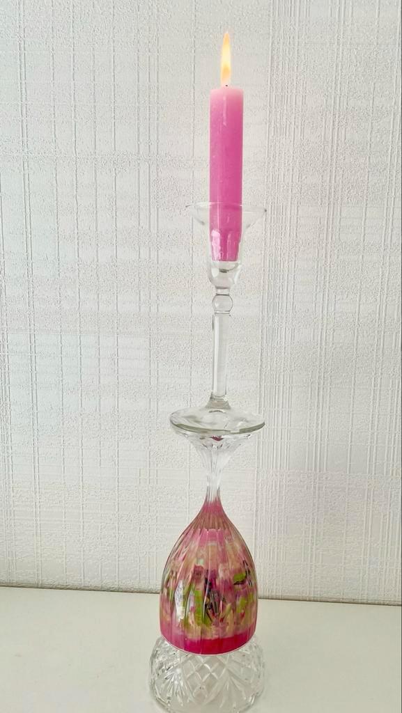 Vintage Glazen Kandelaar met Roze Tint, Huis en Inrichting, Woonaccessoires | Kandelaars en Kaarsen, Gebruikt, Kandelaar, 25 tot 50 cm