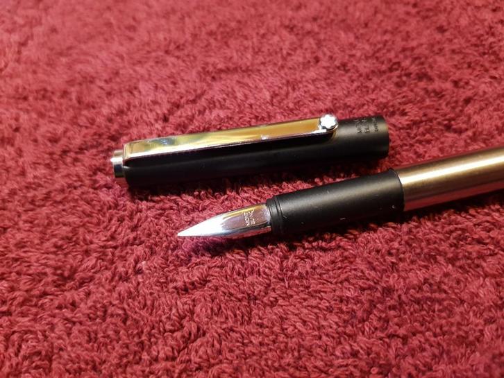 Montblanc 1120 fountain pen, Verzamelen, Pennenverzamelingen, Zo goed als nieuw, Vulpen, Mont Blanc, Ophalen of Verzenden