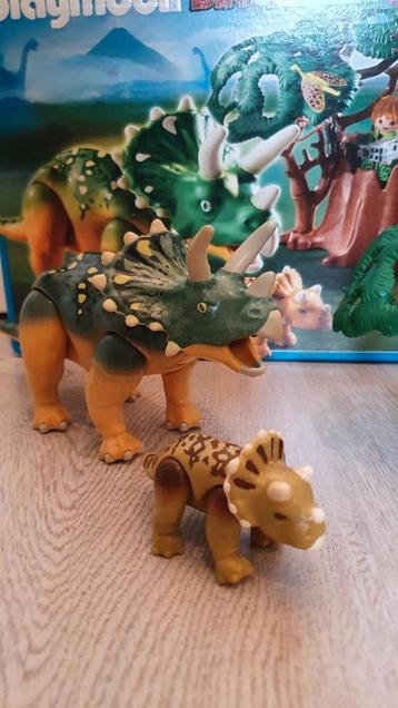 Playmobil Dinos 5234 Triceratops met jong beschikbaar voor biedingen