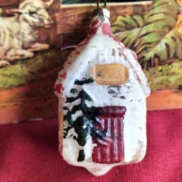 Antieke kerstbal huisje. beschikbaar voor biedingen