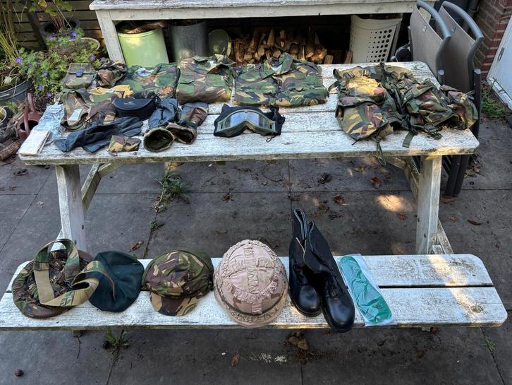 Legerspullen: Kleding, Brillen, Helm, Vest, kistjes, etc, Verzamelen, Militaria | Algemeen, Landmacht, Kleding of Schoenen, Nederland
